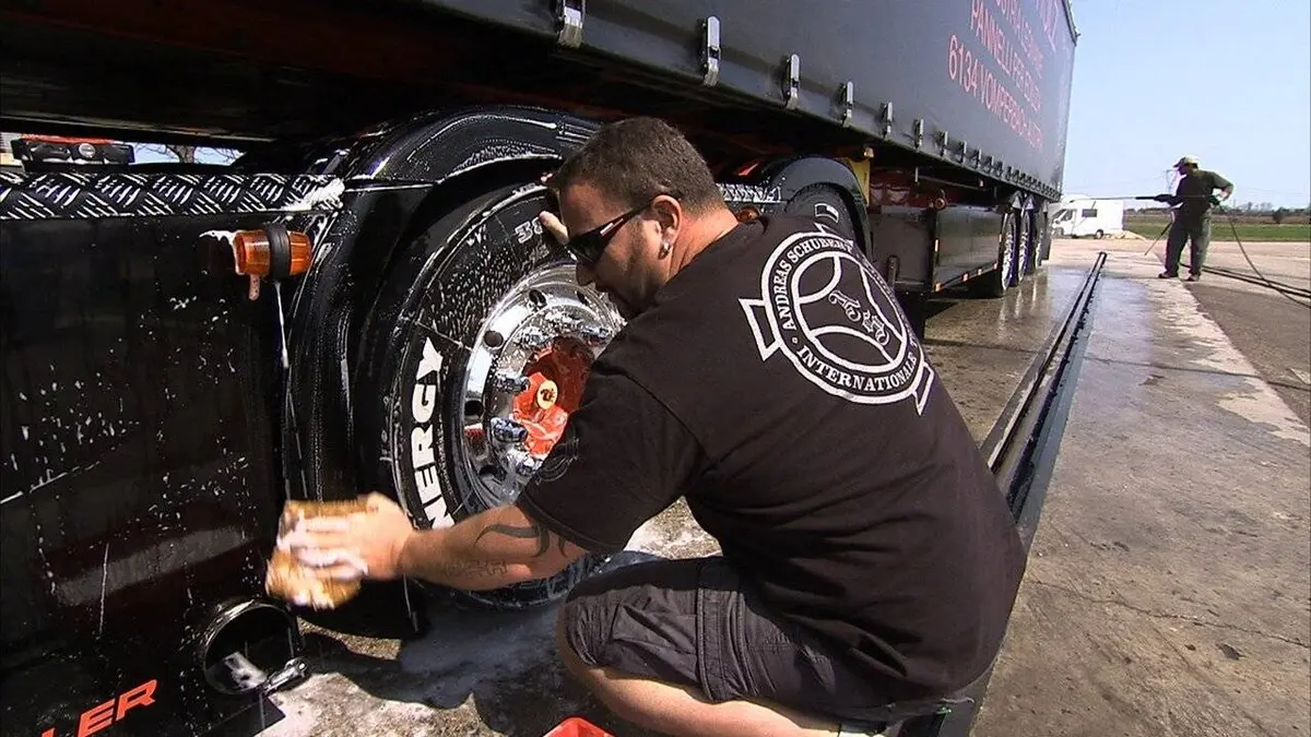 Les routiers de l'extrême S05E02 Jamais sans mon camion