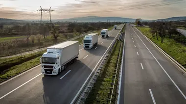 Les routiers : profession chauffeur poids lourd Laly et Valentin