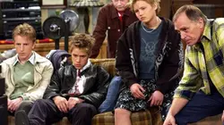 Complete Savages S01E17 L'enfer de la cantine