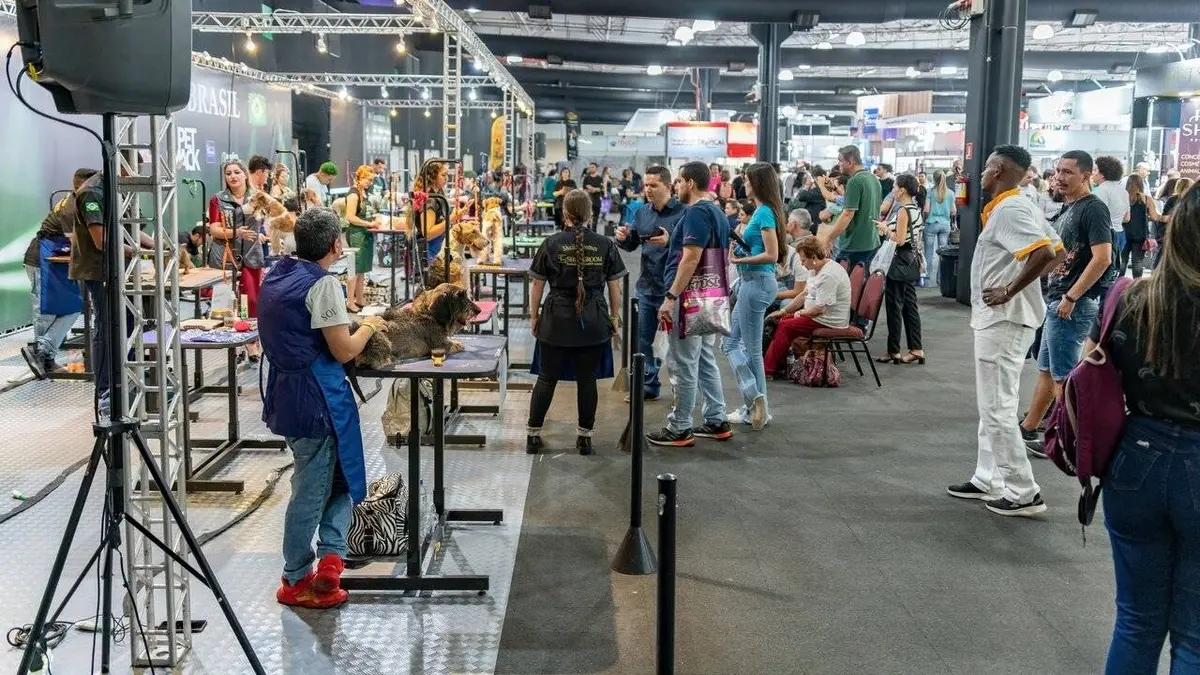 Les secrets des plus grandes foires de France S01E09 Dans les coulisses des salons animaliers