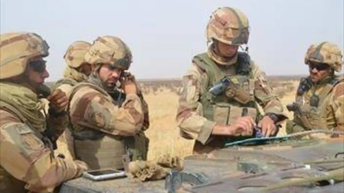 Les soldats de novembre S01E02 Arrivée au Mali