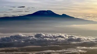 Tanzanie : le Kilimandjaro et le mont Méru