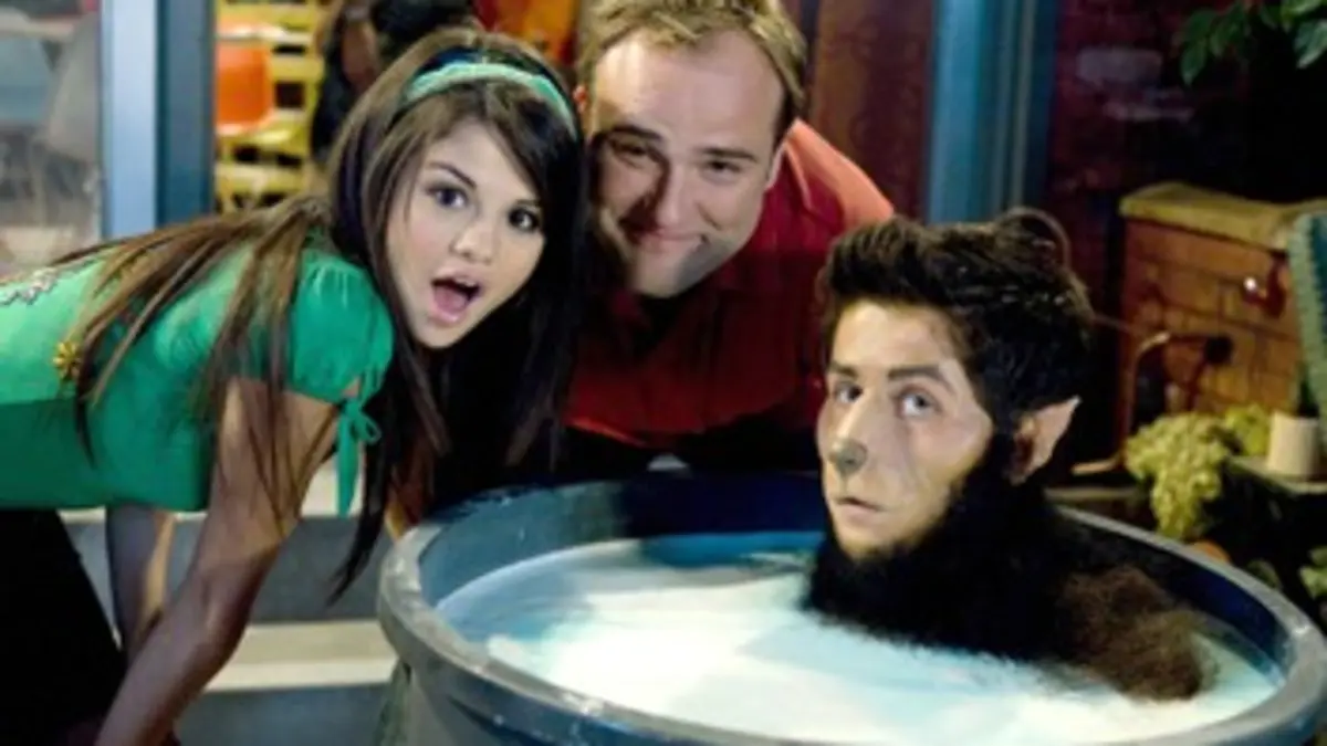 Les sorciers de Waverly Place S02E02 Quand on parle du loup...