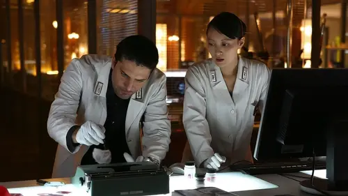 Les spécialistes : investigation scientifique S08E03 Clap de fin