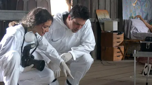 Les spécialistes : investigation scientifique S02E11 Hold-up