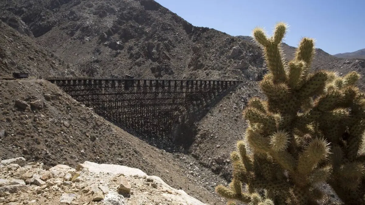 Les trains de l'impossible S01E02 En terrain hostile