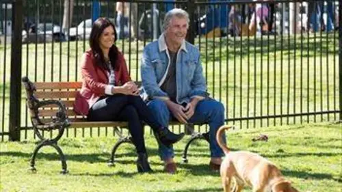 Life in Pieces S01E20 La blague / L'assistant/ Le chewing-gum / Un amour de chien en streaming