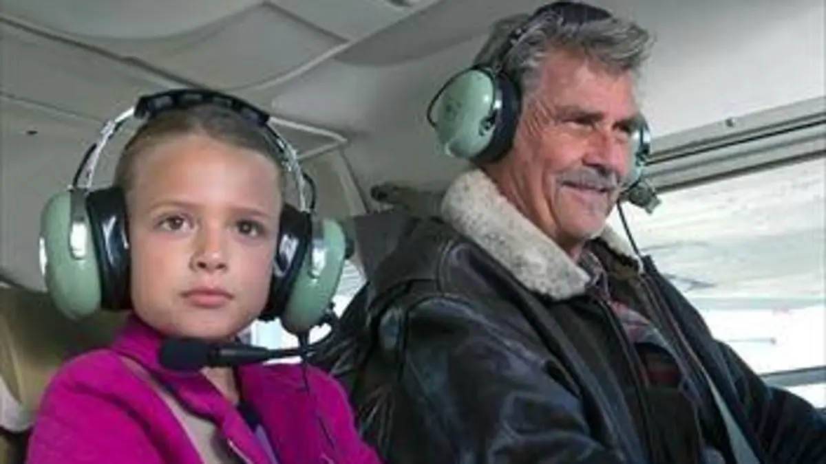 Life in Pieces S02E04 Les retours / Le Big Boss / Le pilote / L'anniversaire