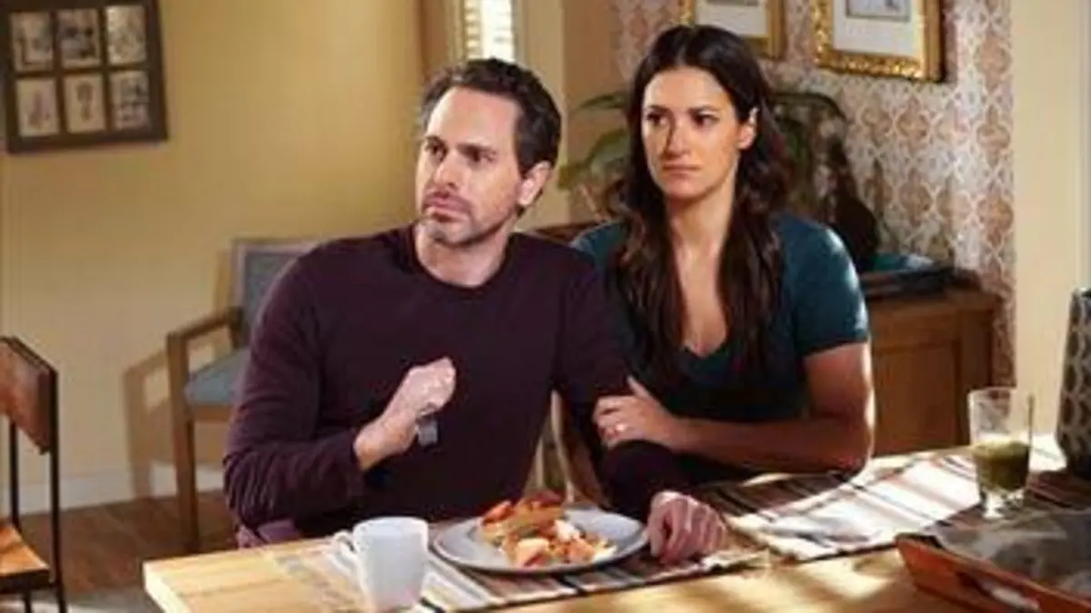 Life in Pieces S02E17 Découchage / Le rêve / Le détecteur/ Les folies de la nuit