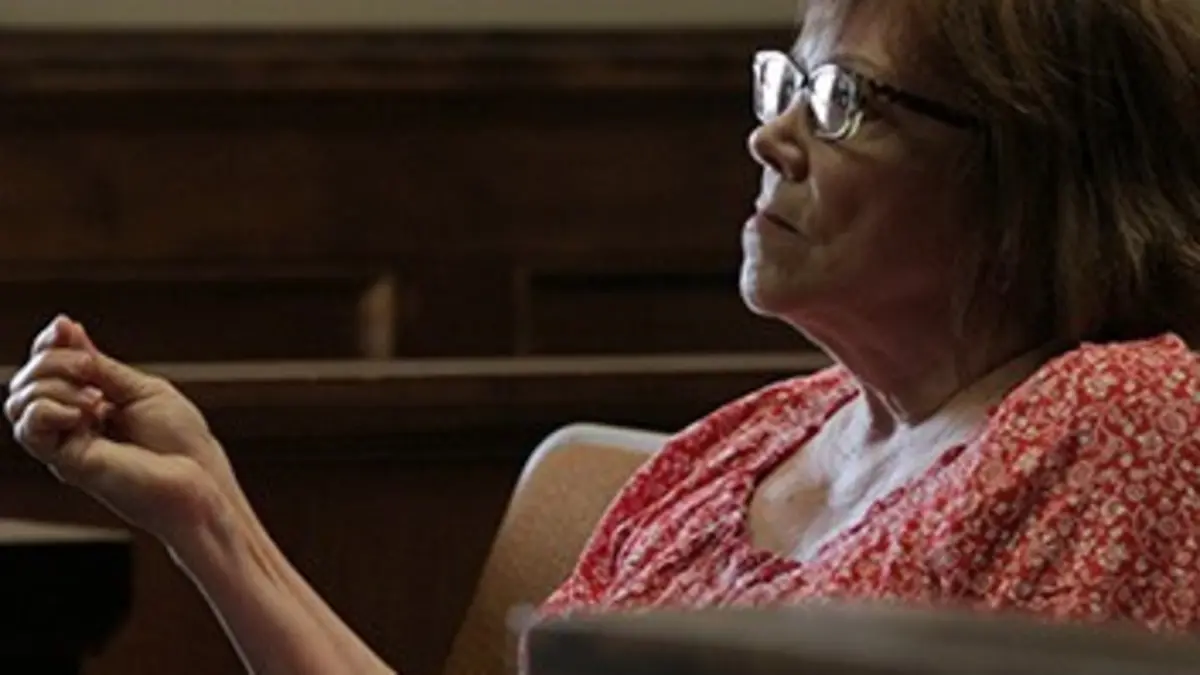 Lindy Lou, jurée n°2