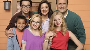 Liv & Maddie S01E19 Petit ami