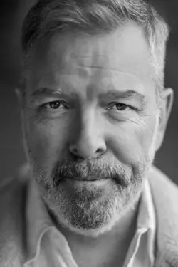 Photo Lloyd Hutchinson