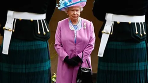 Looks de stars La reine d'Angleterre