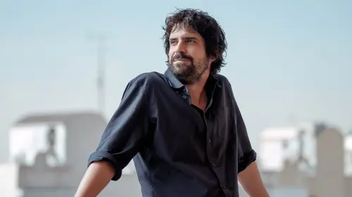 Los años nuevos S01E01 2015 en streaming