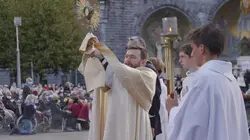 Lourdes, pèlerinage pour un miracle