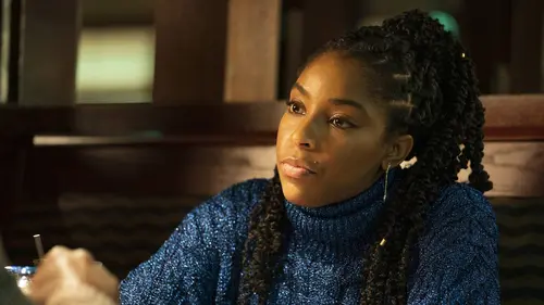 Love Life S02E01 Mia Hines