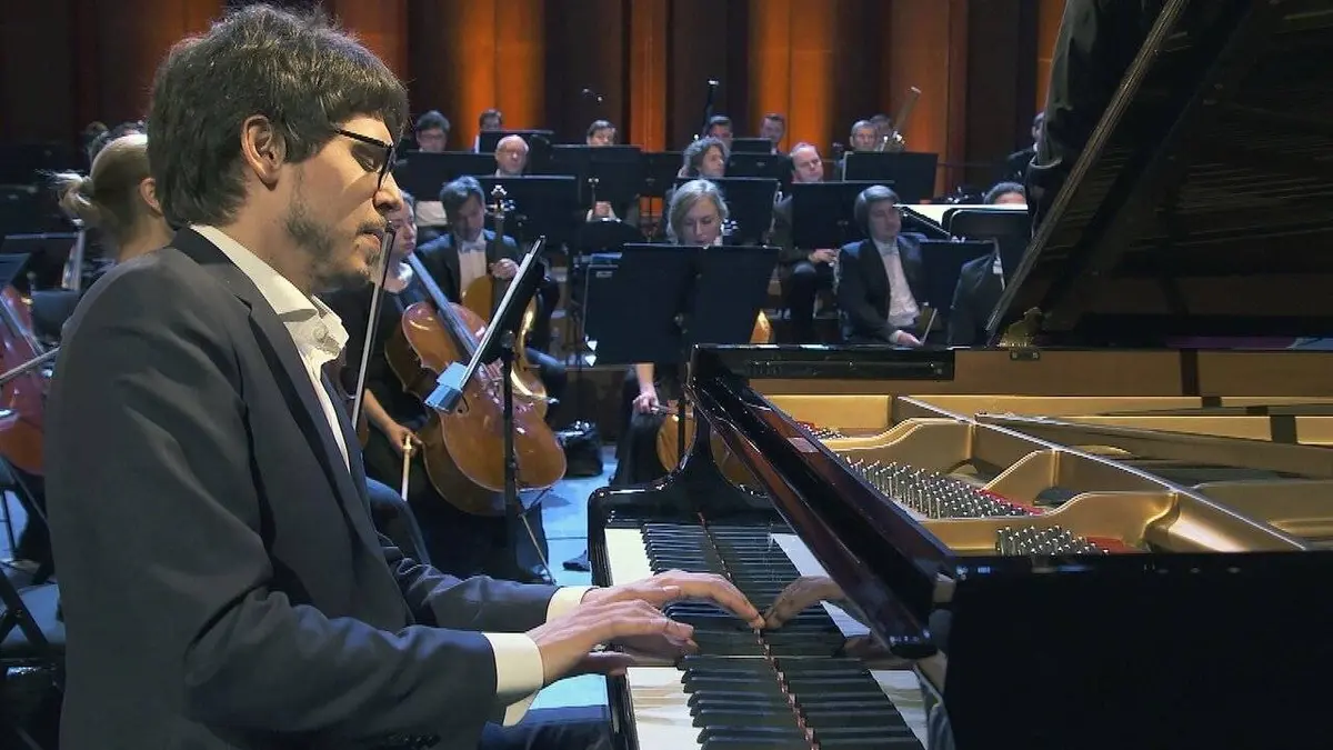 Lucas Debargue joue Ravel