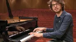 Visuel de Lucas Debargue joue Saint-Saëns