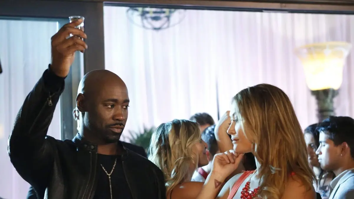 Lucifer S02E04 Soirée filles