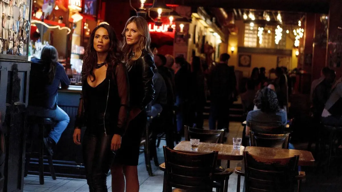 Lucifer S02E12 Poignées d'amour