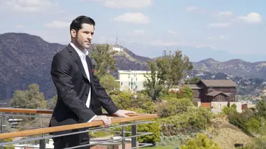 Lucifer S03E23 Du Deckerstar tout craché