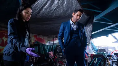 Lucifer S05E10 Karaoké céleste à la noix