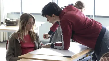 Lycée Toulouse-Lautrec S01E01 La chute