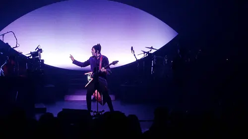 M aux Folies Bergères : En rêvalité