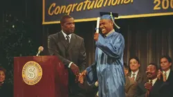 Ma famille d'abord S03E27 Tu seras un homme mon fils