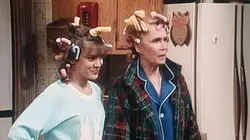 Madame est servie S04E23 Confidences sur l'oreiller en streaming