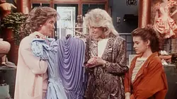 Madame est servie S04E22 Le bal de la promo