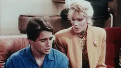 Madame est servie  S07E24 Tony à Washington