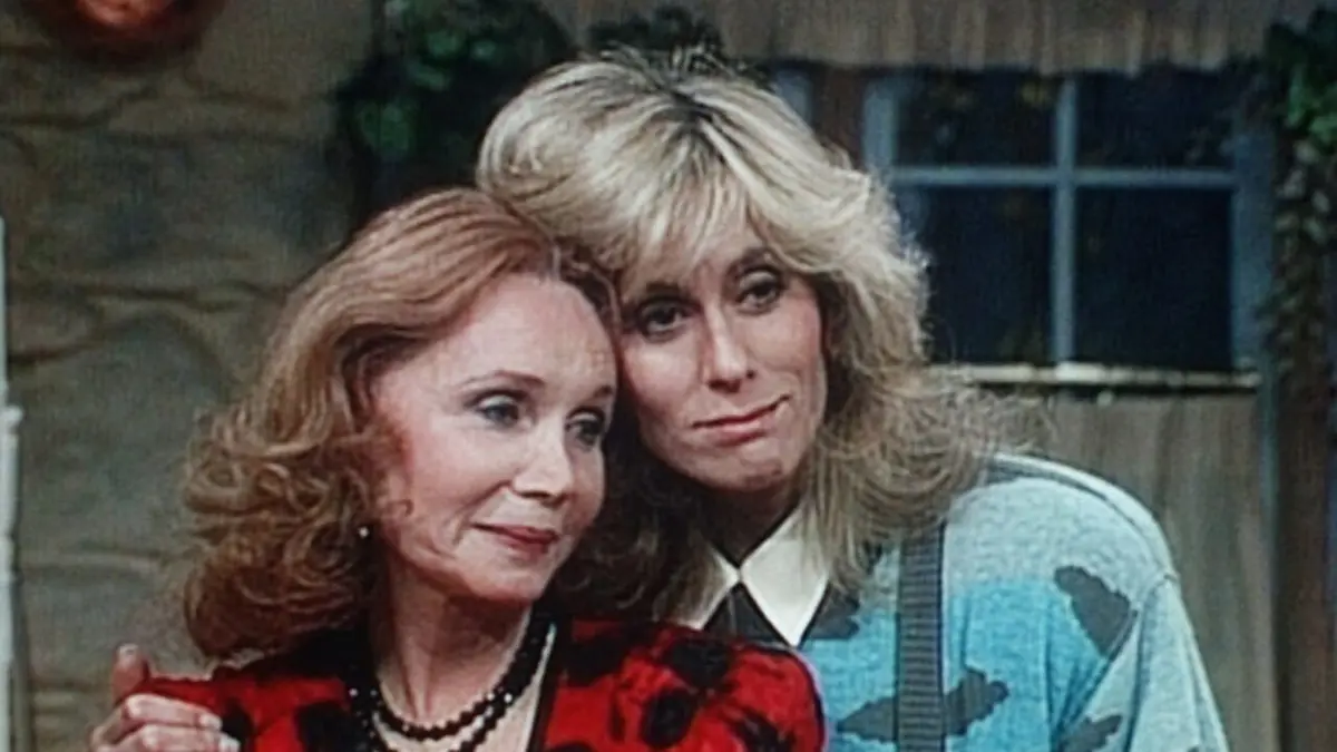 Madame est servie S05E06 Un de perdu