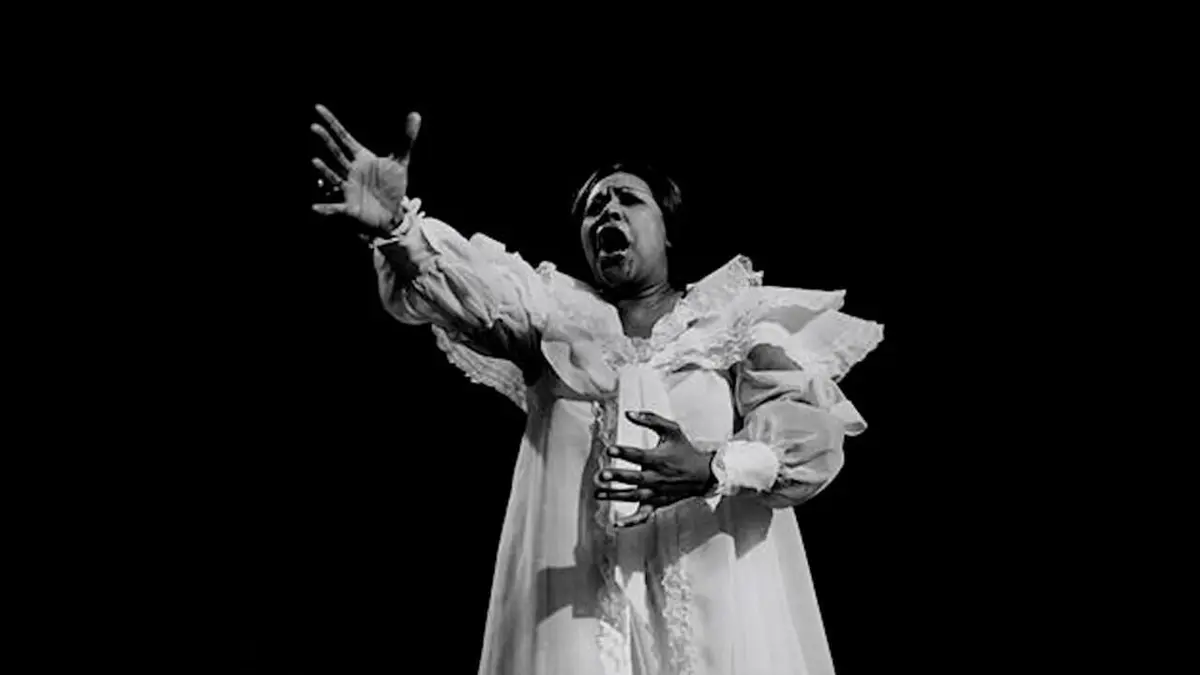 Mademoiselle Eda-Pierre en scène