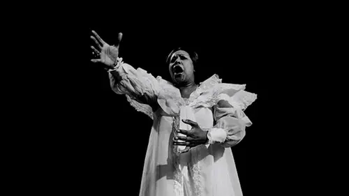 Mademoiselle Eda-Pierre en scène