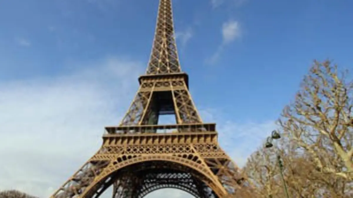 Mademoiselle Eiffel rembobine