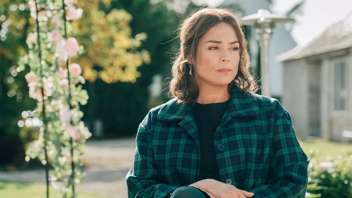 Visuel de Mademoiselle Holmes S02E06 Jour J