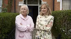 Main basse sur Pepys Road S01E02