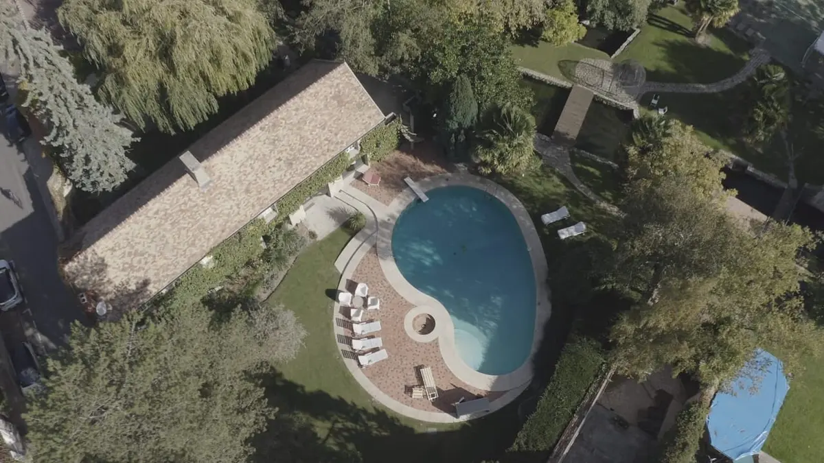 Maisons et hôtels de légende Moulin de Dannemois, le jardin secret de Claude François