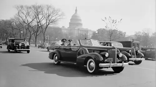 Making a Dictator S01E01 La marée montante