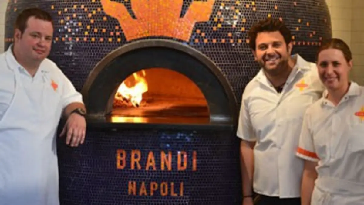 Man vs Food Nation S04E18 St Paul