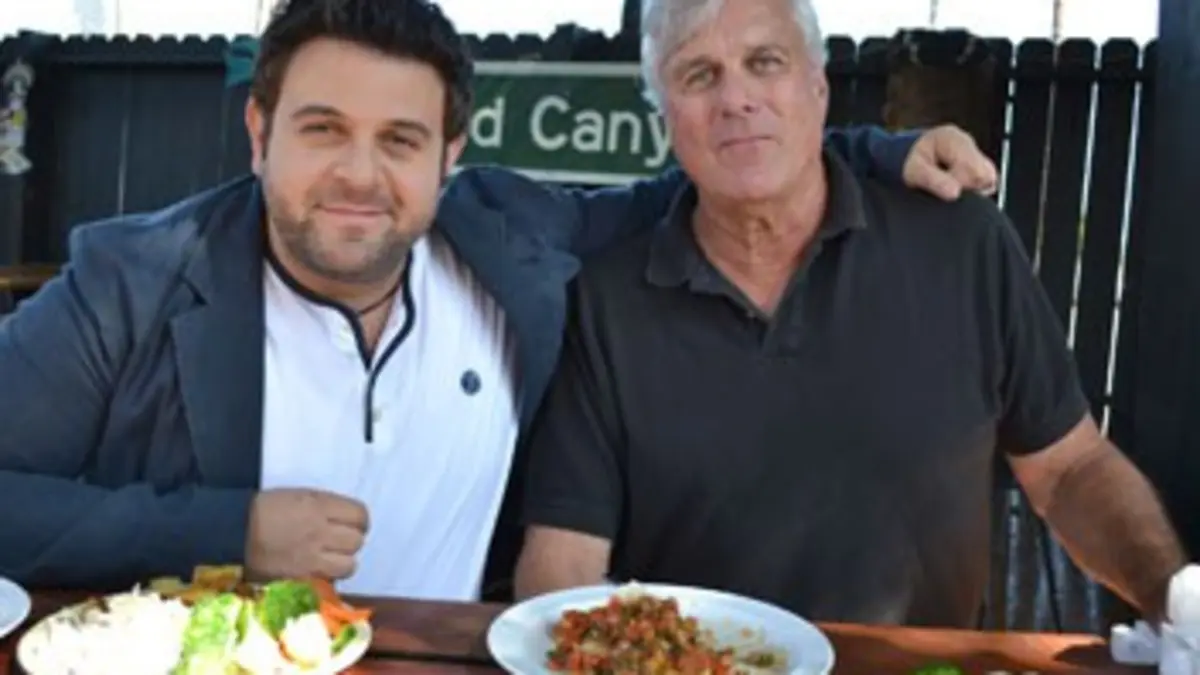 Man vs Food Nation S04E16 La côte Pacifique
