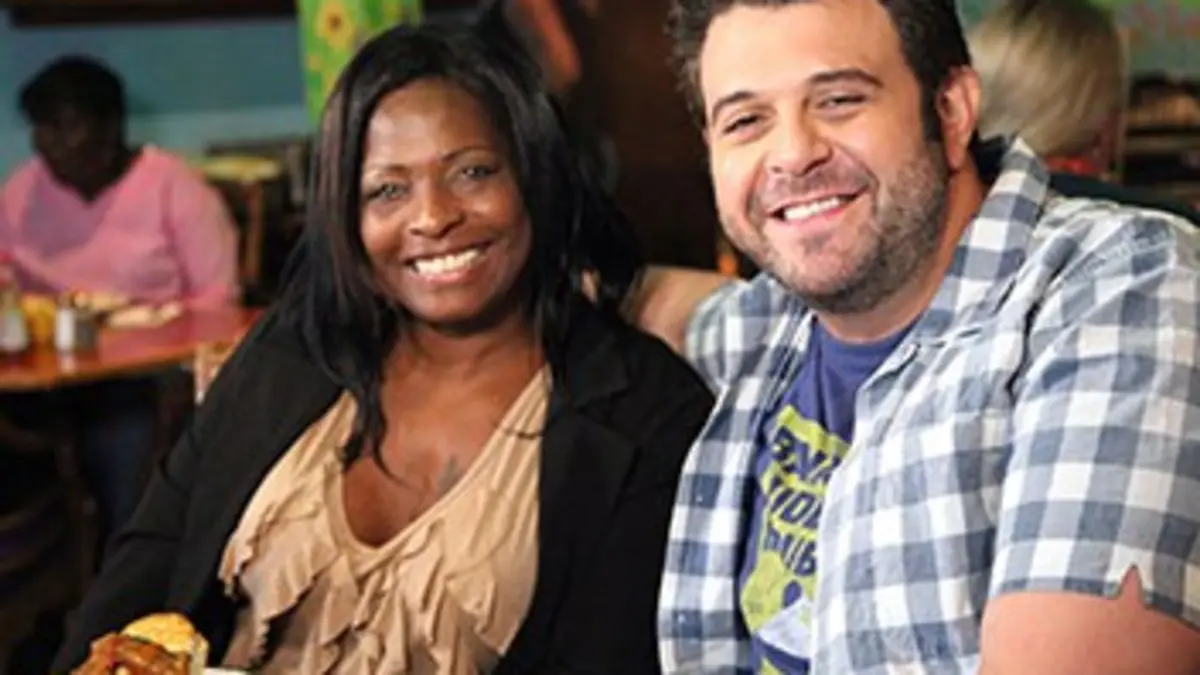 Man vs Food Nation S04E23 Savannah, Georgia