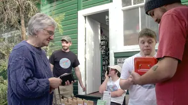 Biscuits pour chiens et bruits de vagues