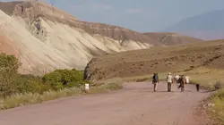 Marche à l'étoile Dans les steppes du Kirghizistan