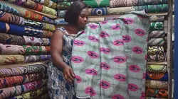 Marchés du monde  Bénin, le marché aux pagnes