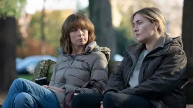 Mare of Easttown S01E02 Pères