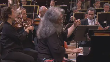 Martha Argerich et l'Orquestra Neojiba à la Philharmonie de Paris