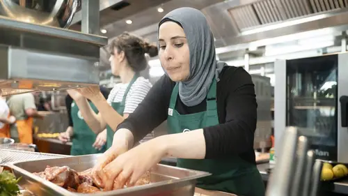 MasterChef Australia S17E15 Team service challenge: pub food