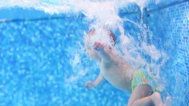 La technique spéciale belge des bébés nageurs